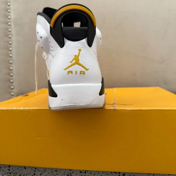 Jordan 6 men’s size 13 - Picture 2 of 3
